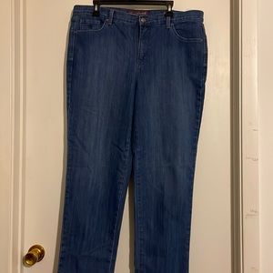 Gloria Vanderbilt womens 16w  average Amanda jeans